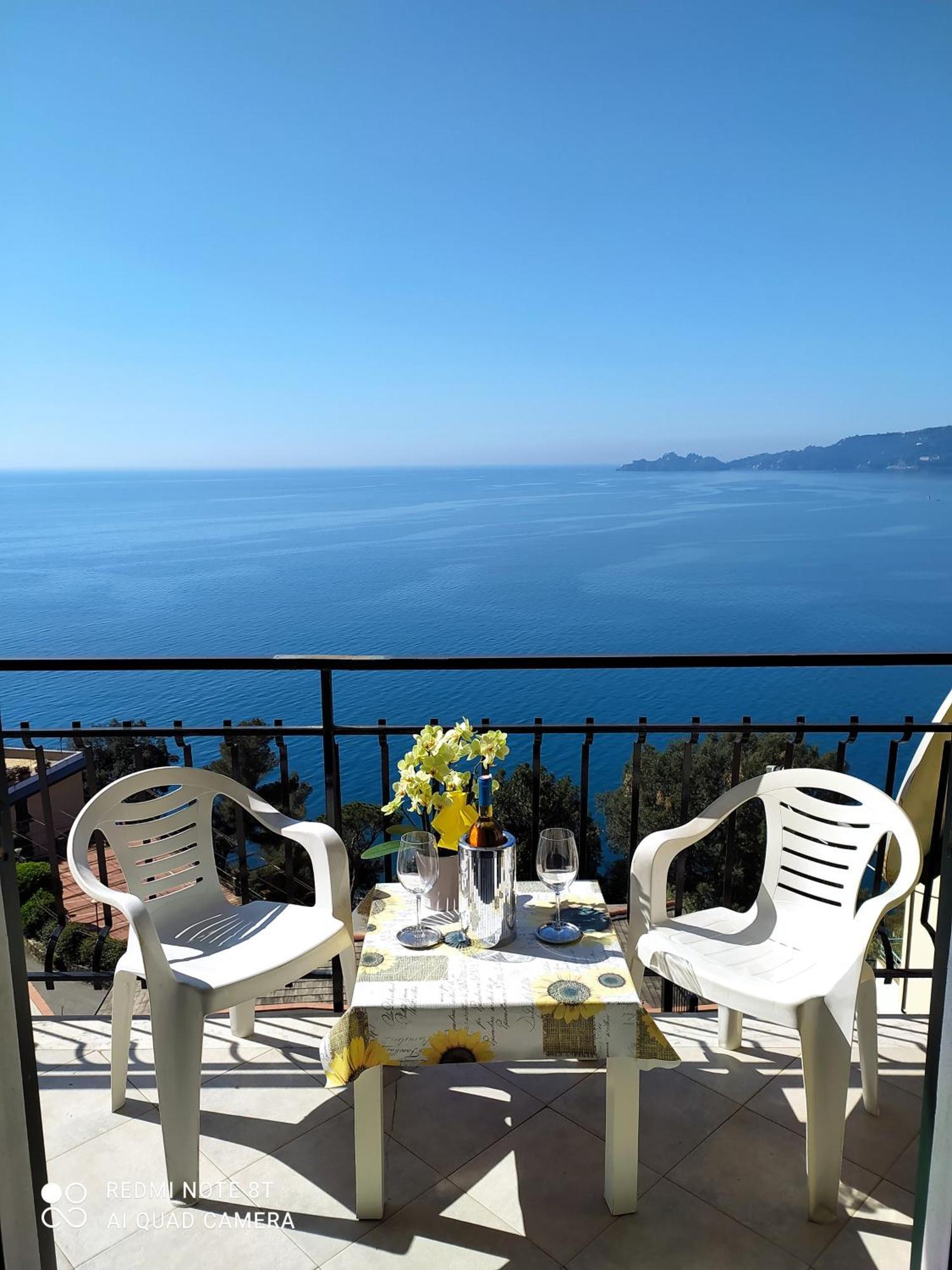 ゾアーリDavanti Al Mare E A Portofino - In Front Of The Sea And Portofinoアパートメント エクステリア 写真